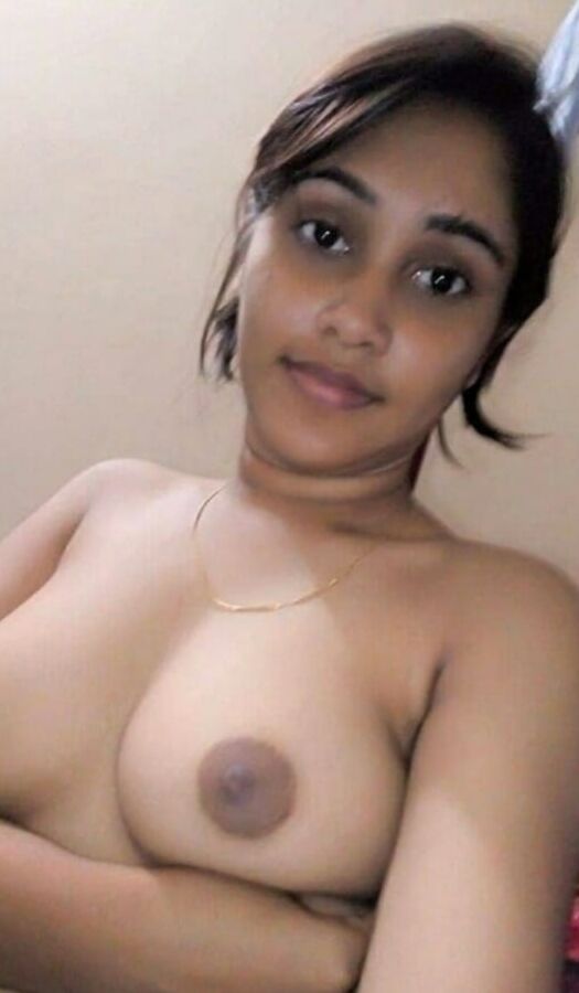 Indian auntys showing boobs
