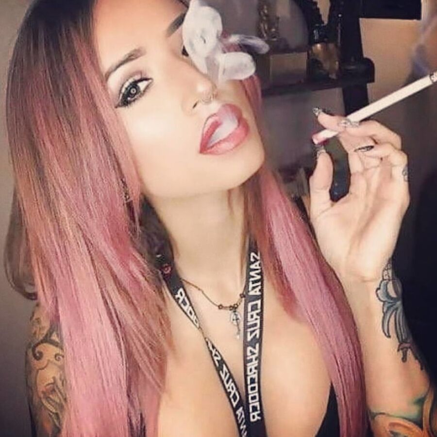Smoking girls from Instagram and Tumblr