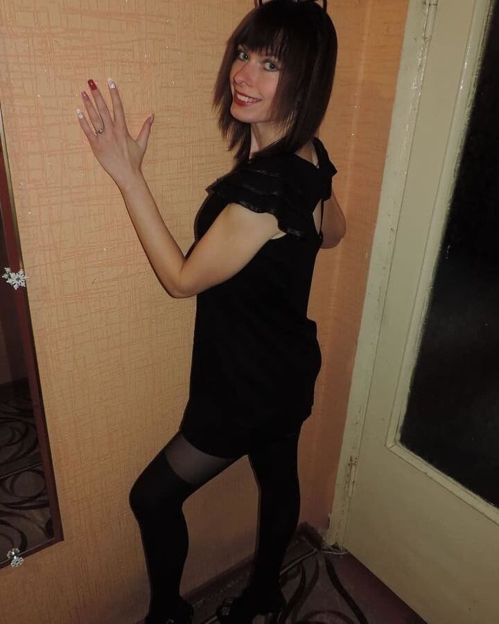 Belarusian anal slut (love sucking dick, high heels, nylons)