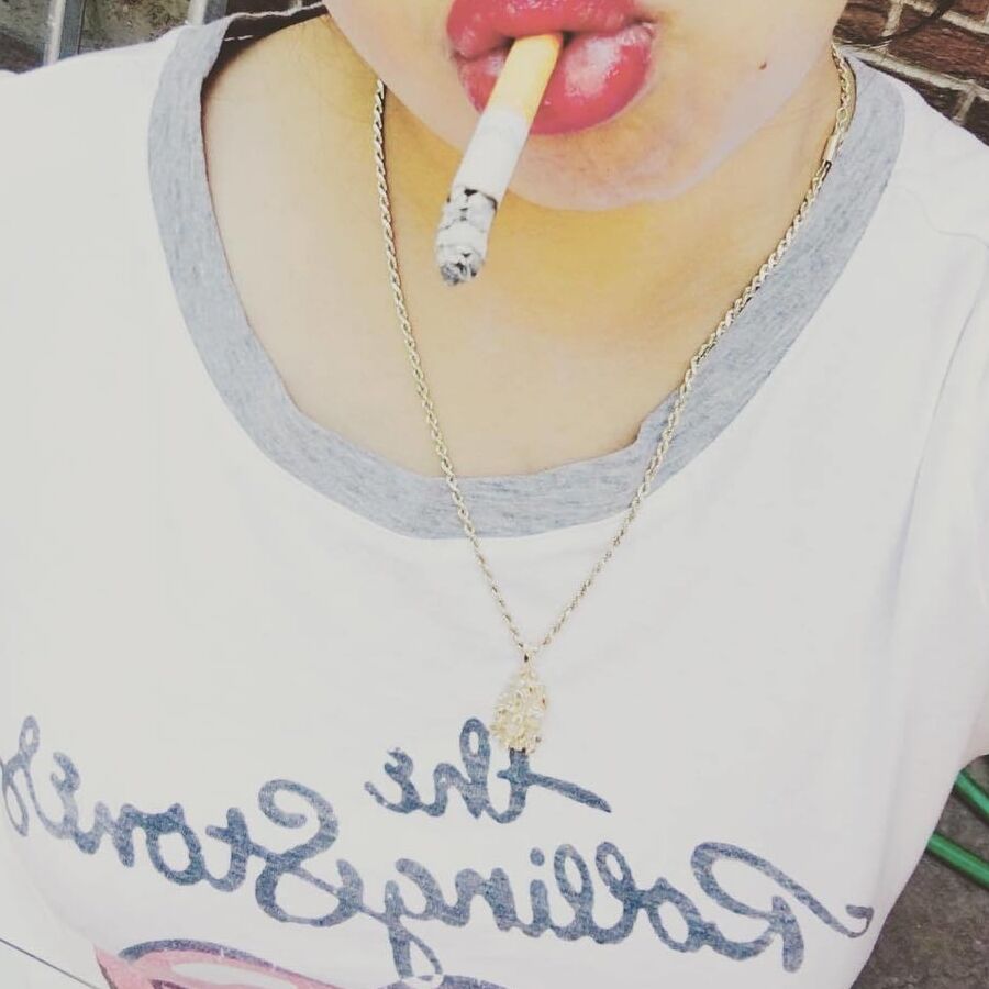 Smoking girls from Instagram and Tumblr