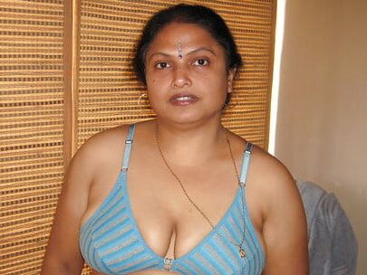 Desi Mature Marwadi Mom
