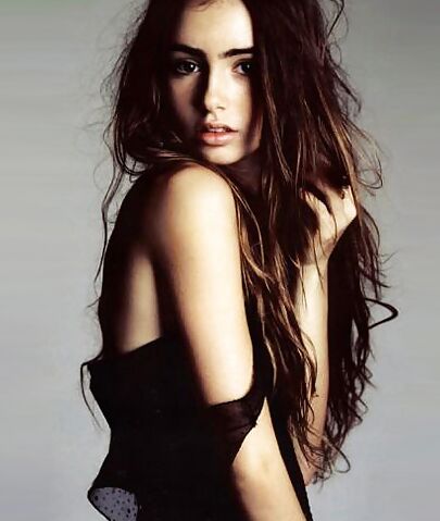 Lily Collins