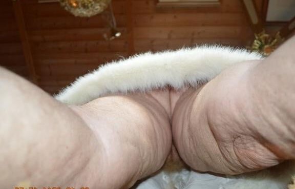 Mature up skirt a naughty request for uk fan