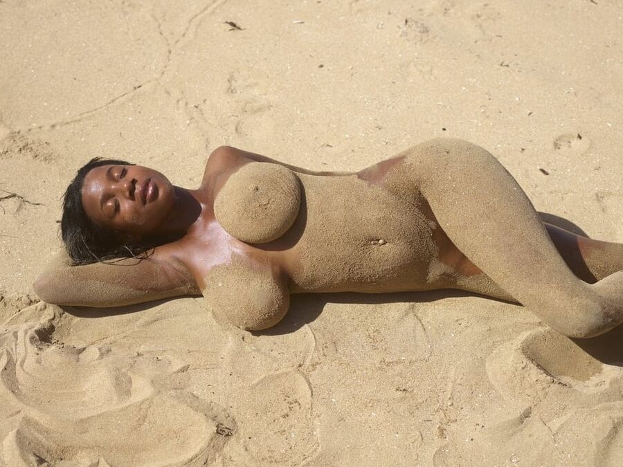 Les enormes pasteques de Kiky Rucker (Kiky Rucker giant tits