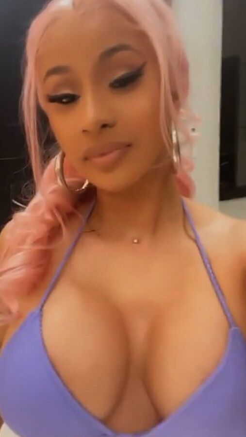 Cardi B Lock Screens