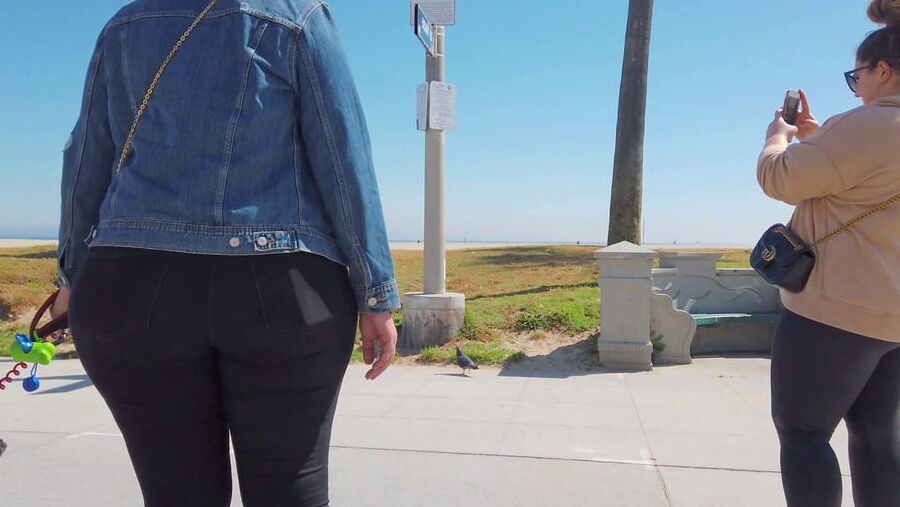 BBW with sexy wide hips and fat ass in jeans (BOOTY FOLLOW)(