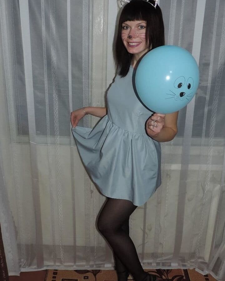Belarusian anal slut (love sucking dick, high heels, nylons)