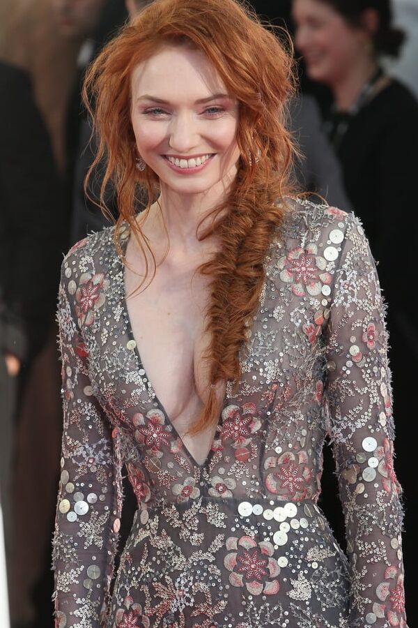 Sexy Redhead Eleanor Tomlinson