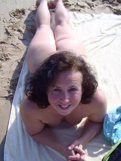 Naked mom