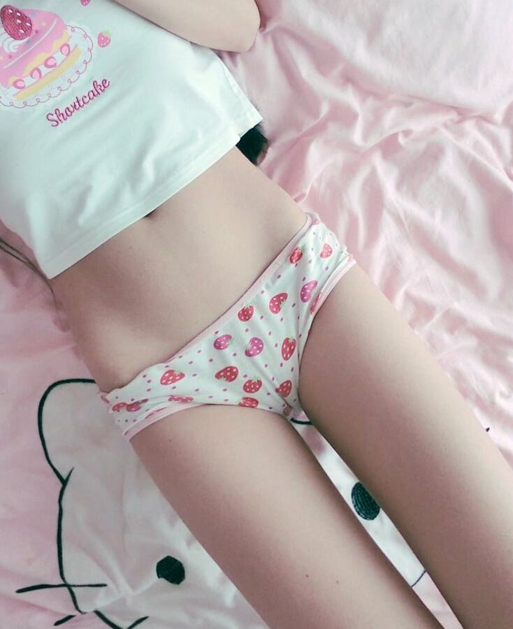 Pink bubble pants and shortcake with Strawberry
