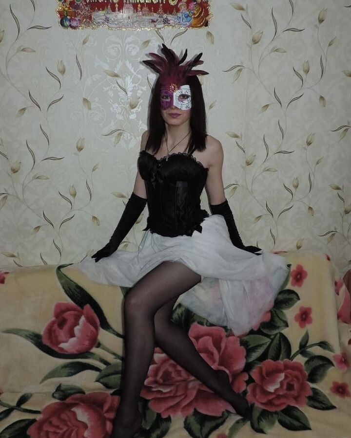 Belarusian anal slut (love sucking dick, high heels, nylons)