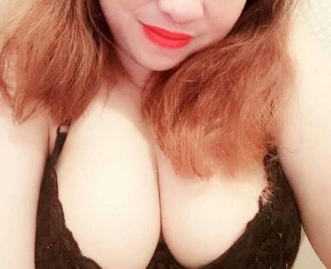 Gadis Thailand menjual puki tetek besar