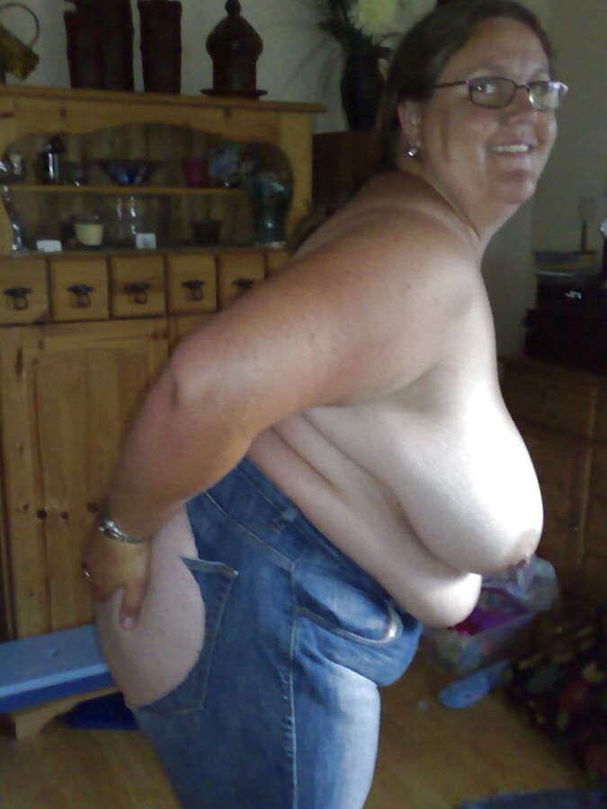 BBW MOM LOVES ANAL