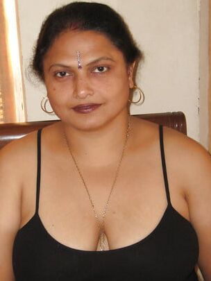 Desi Mature Marwadi Mom