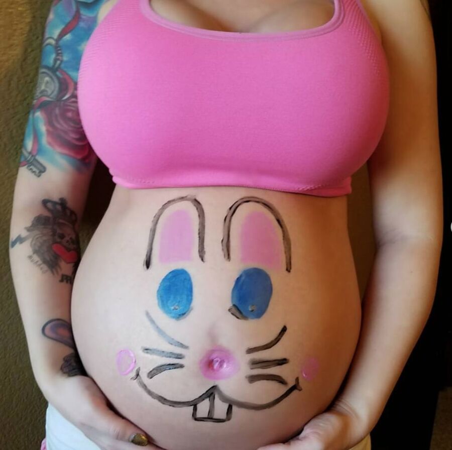 bella sexy pregnant insta