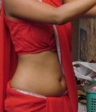 sexy Indian women in hot saree