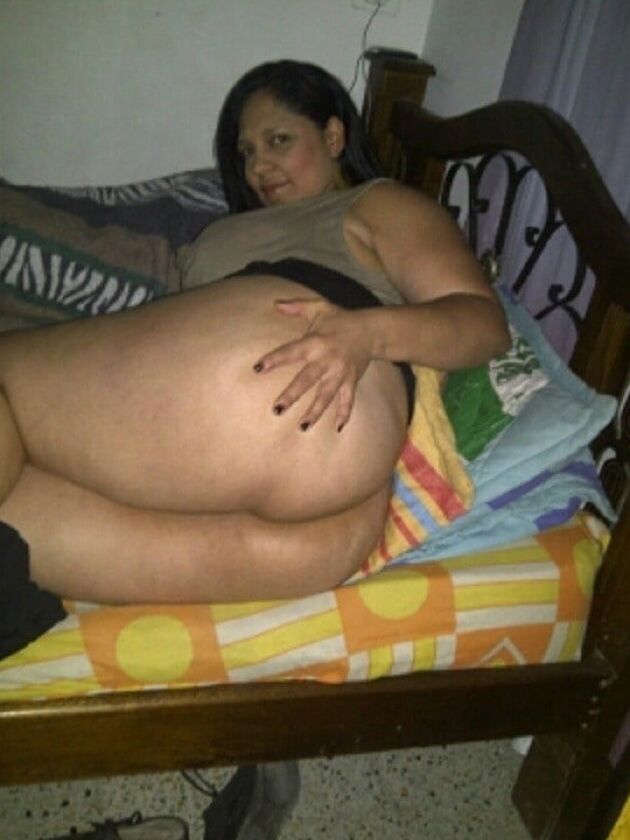 Madurita posando sexy