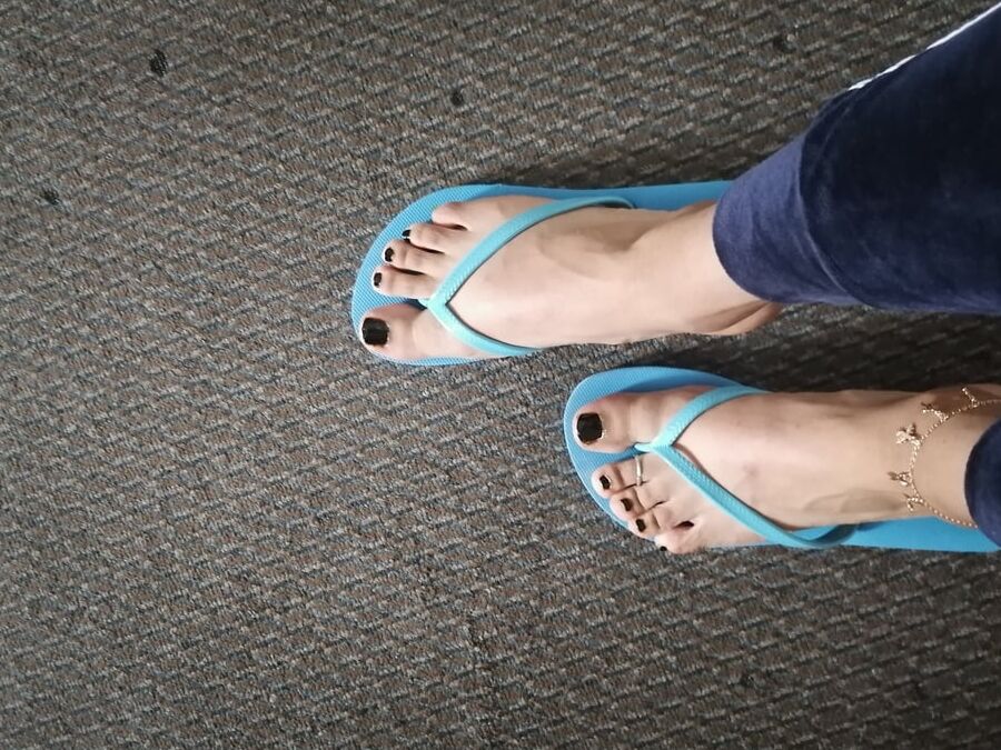 My sexy feet in flip flops