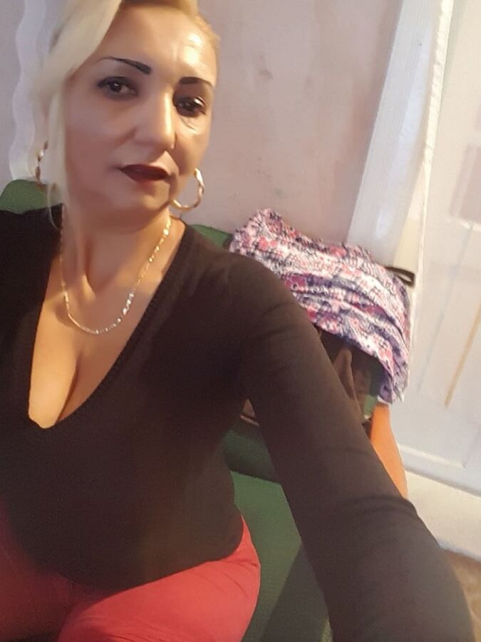 ROU ROMANIAN GYPSY MILFS THE HOTTEST GYPSY MOM EVER