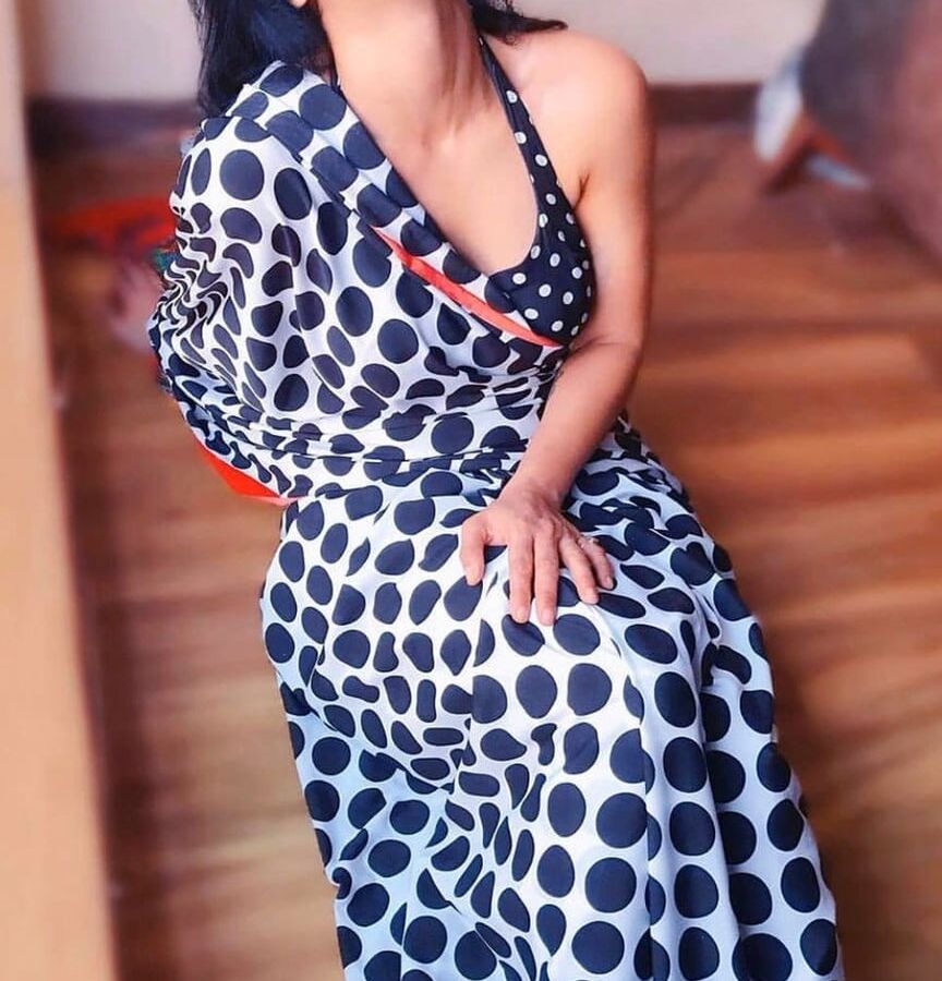 Hot Desi Woman
