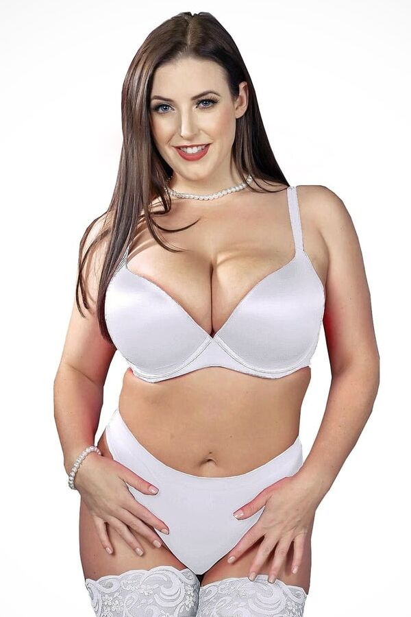 Random Pics of Hot Busty Chicks (No Hardcore)