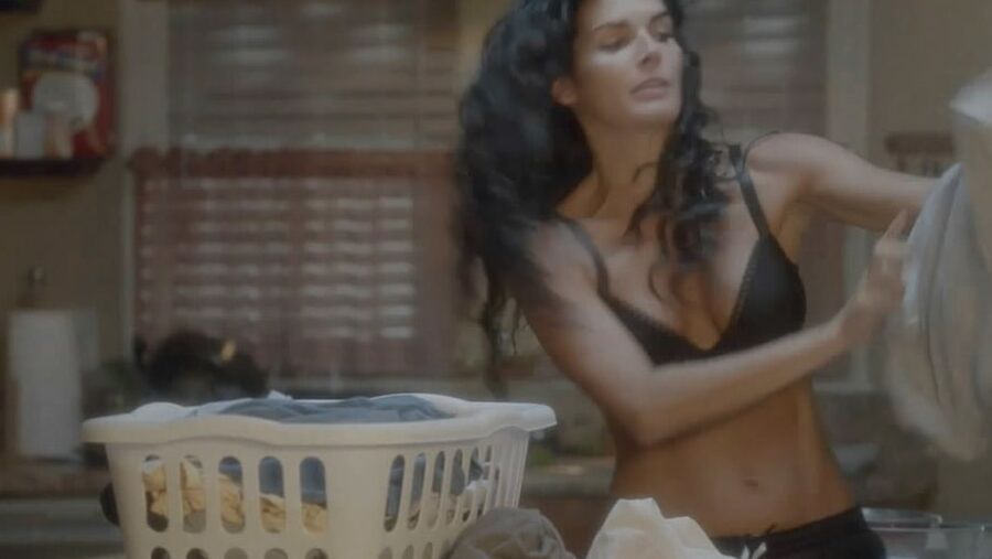 Celeb Sunday Angie Harmon