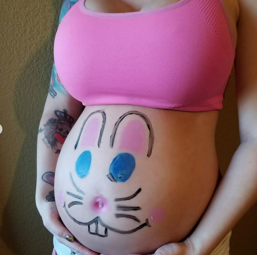 bella sexy pregnant insta