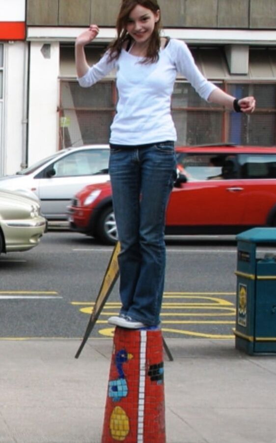 Lauren Mayberry