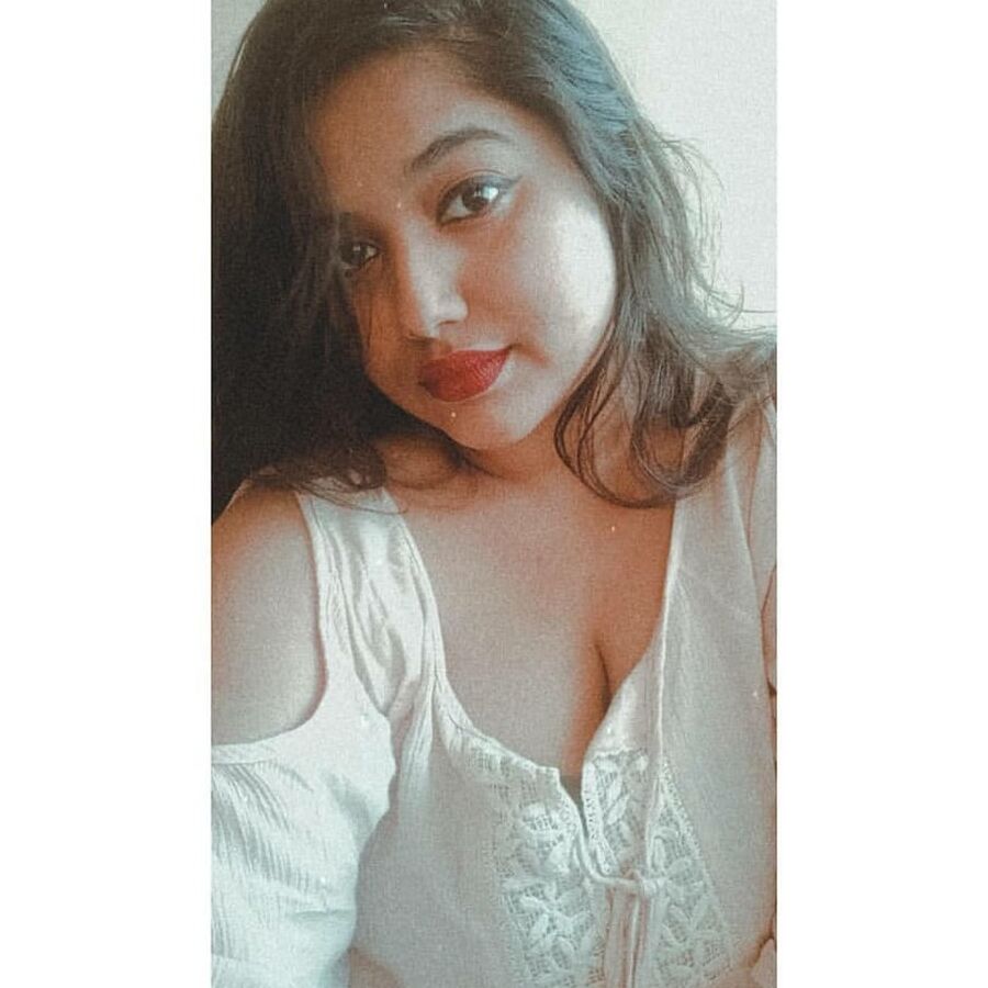 Desi Hot Chubby Girl