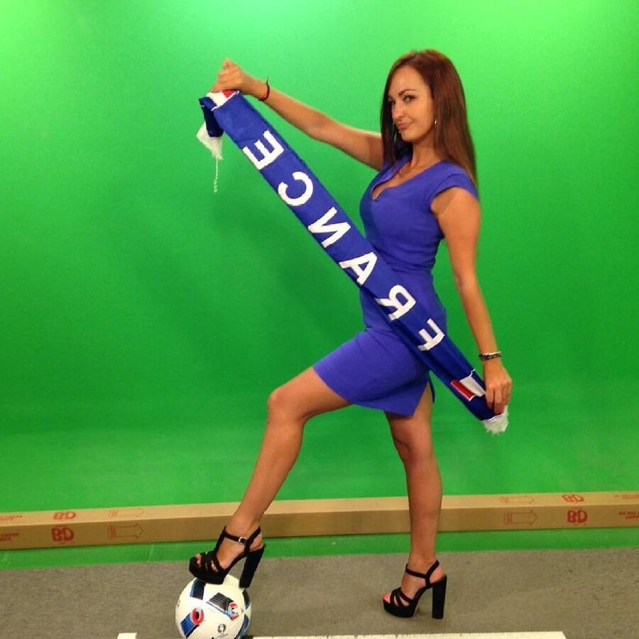 Alexandra Blanc corps et pieds sexy
