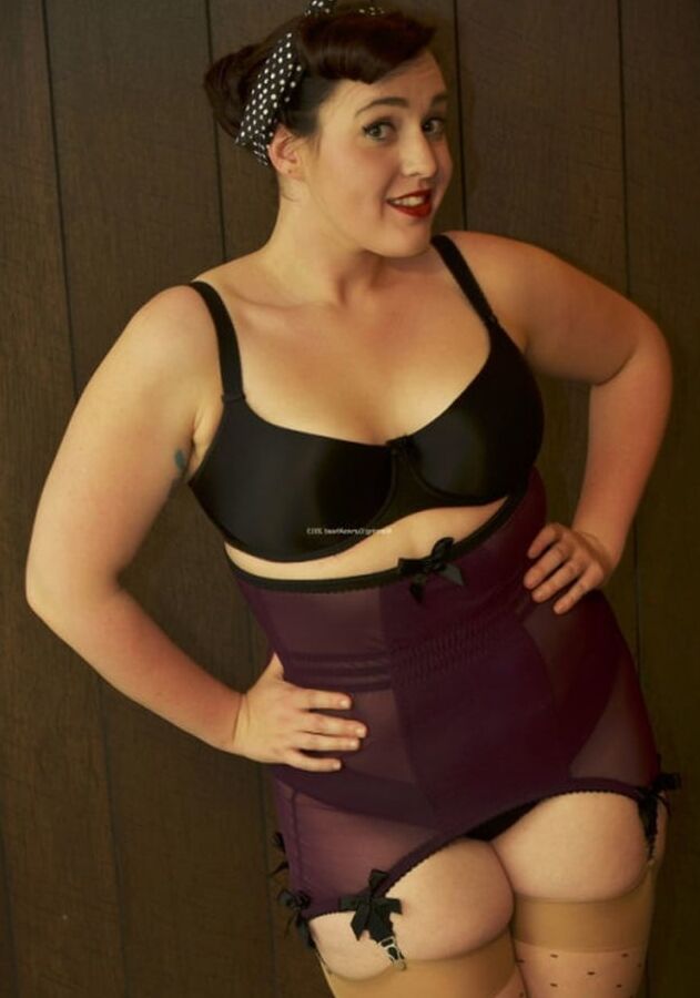 Big Girls in Girdles