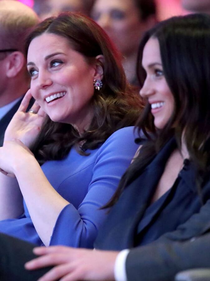 Kate Middleton &amp; Meghan Markle pulling lots of cute faces