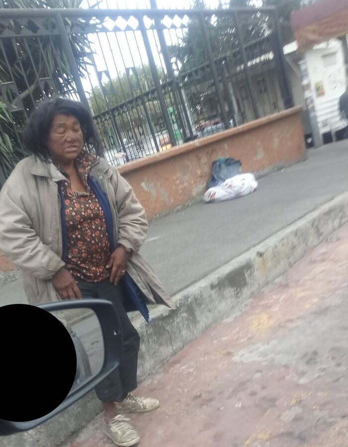 Homeless showing her deflated tits