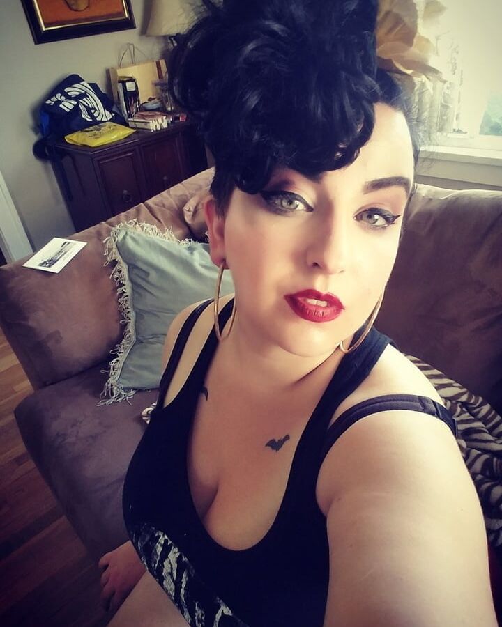 Robust &amp; Mature: Curvy Coiffures