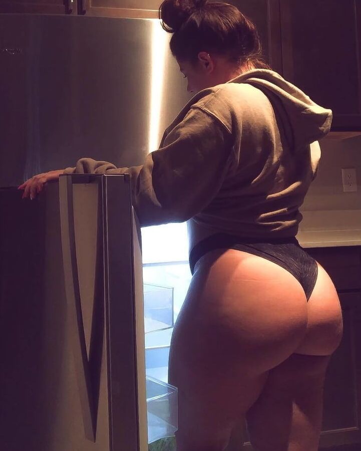 BIG BOOTY FULL CHEEKS