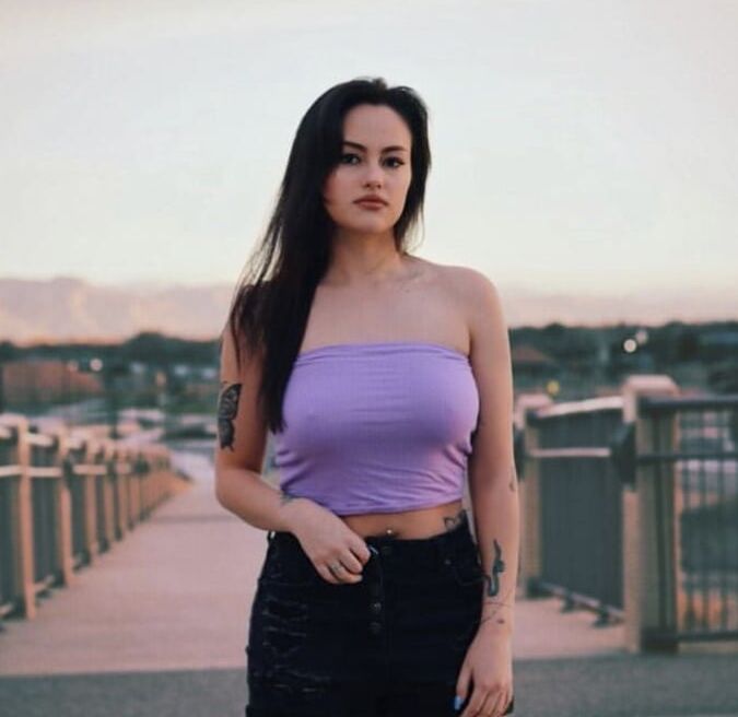 Braless Milfs