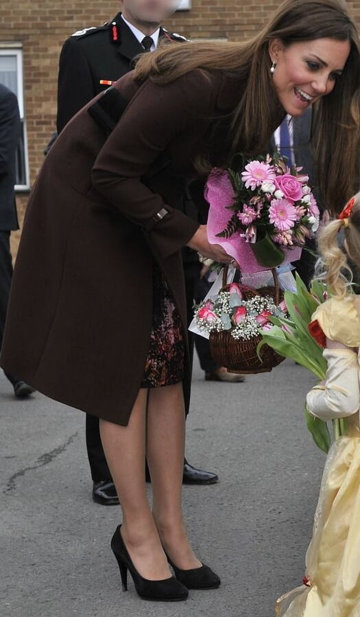 Duchess of Cambridge - The Ultimate Tan Pantyhose Fuck