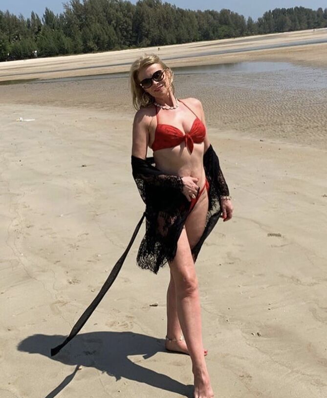 Hot As Fuck MILF You Just Would Love To SMASH Wank Bank