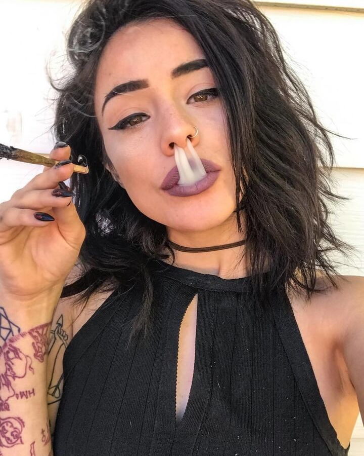 Smoking girls from Instagram and Tumblr