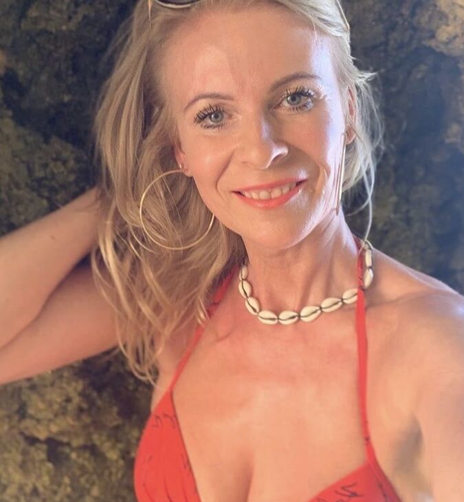 Hot As Fuck MILF You Just Would Love To SMASH Wank Bank
