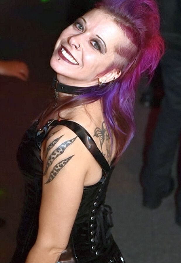 sexy Goth Babe