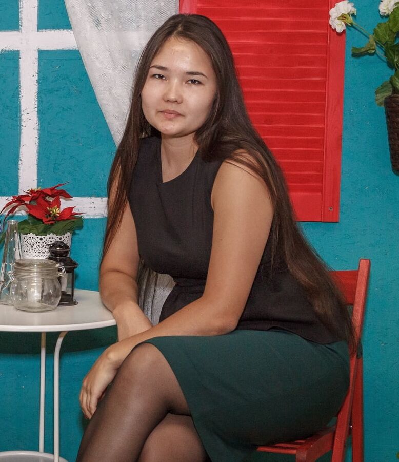 Tidy Russian Bitch Posing in Tan Pantyhose
