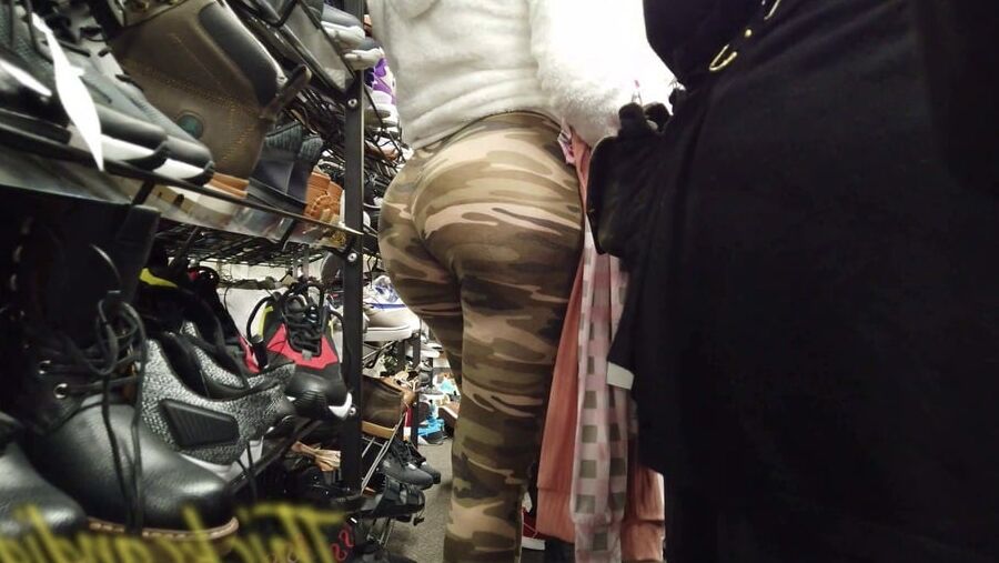 FAT ASS LATINA MAMI!! NUT BUSTER!! BIG ASS CHEEKS!! PAWG