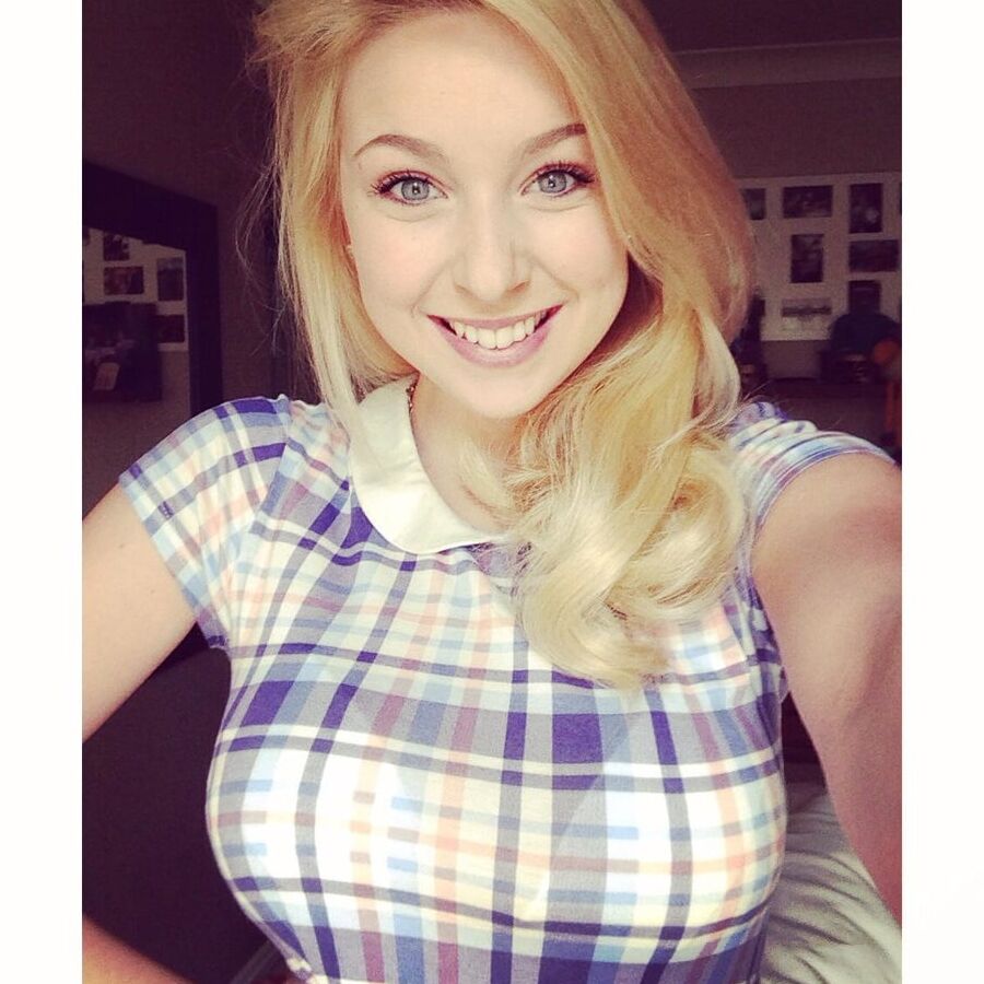 Busty Slut Amy
