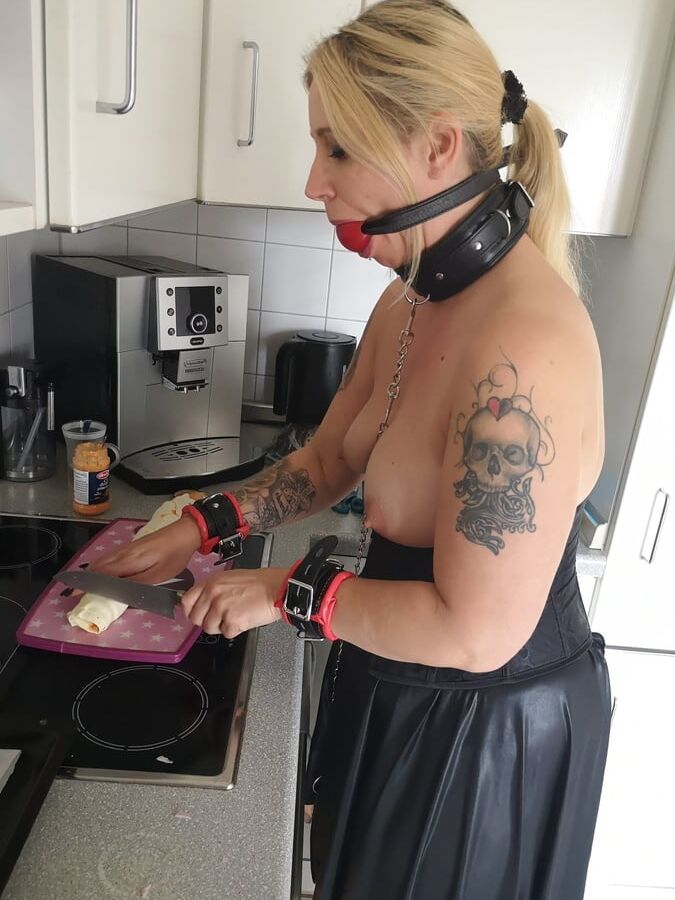 Houswork with ballgag