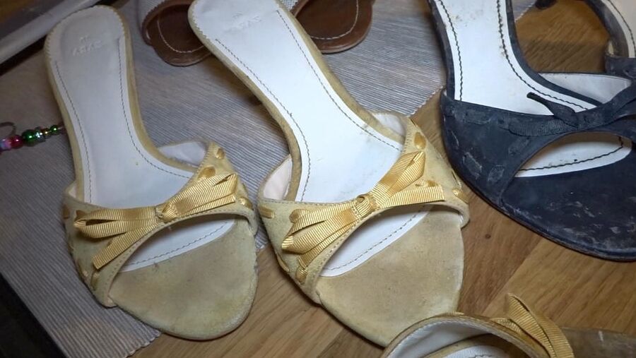 my favorite dirty cum mulesof my wife,her home slippermules