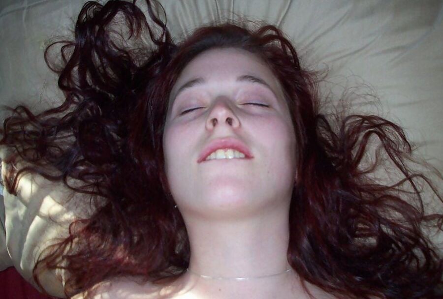 Jolie rousse amatrice se fait demonter