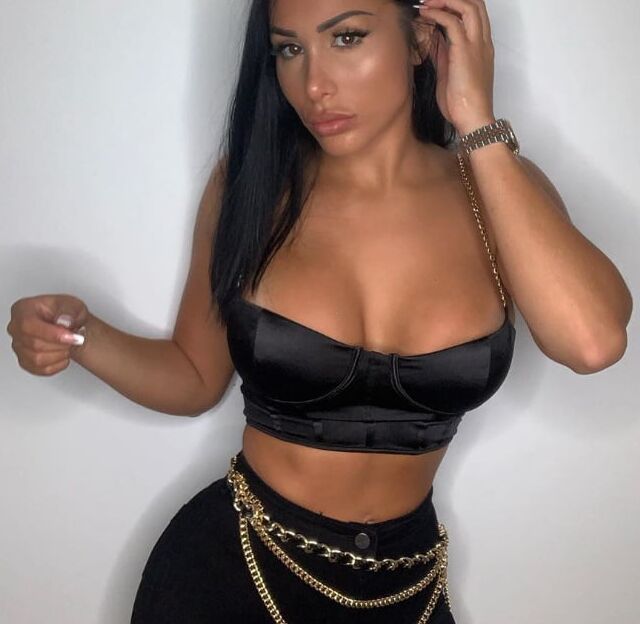 Leana Zaoui grosse petasse