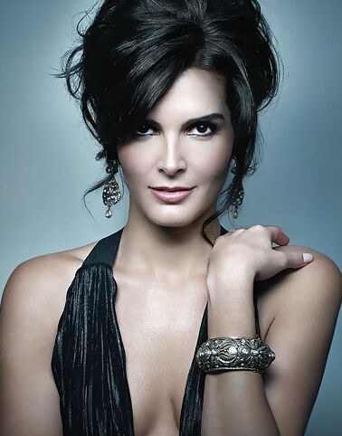 Celeb Sunday Angie Harmon