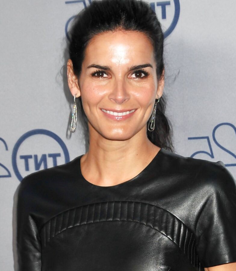 Celeb Sunday Angie Harmon